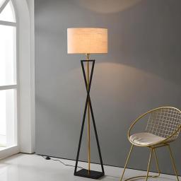 Lampadaire Omega Nordique