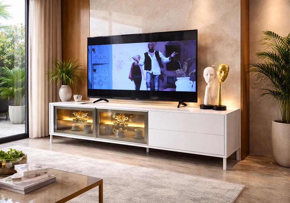 Chloe ELEMENT TV 1M80