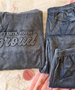 Pyjama Velours Capuche « Proud »