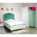 Junior Cindy Stratifie