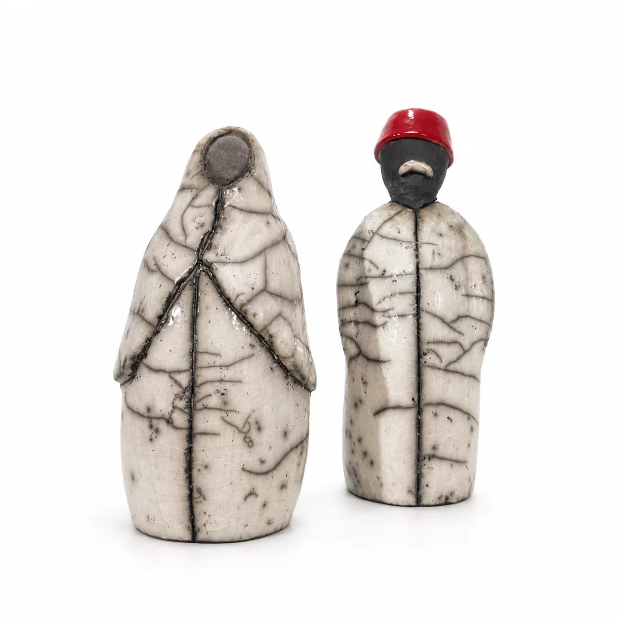 Couple Traditionnel Sculptures en céramique Raku H 14 cm