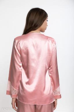 Pyjama Camille : Deux pièces poudré en satin de soi détails dentelle
