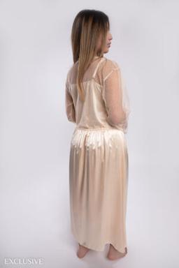 Lingerie Passion: Deux pièces beige en satin détails dentelle