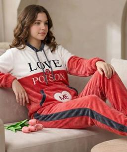 Pyjama Velour « Love Is Poison »