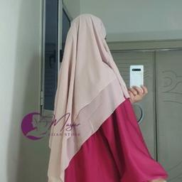 Hijab Isdel Khimar « Mayar » couleur Beige rosé longue Isdel Khimar femme moderne