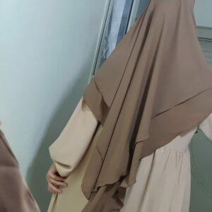 Hijab Isdel Khimar « Mayar » couleur Caramel longue Isdel Khimar femme moderne